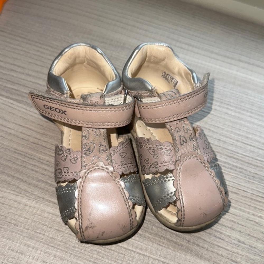 Geox size 20/ US size 4.5
